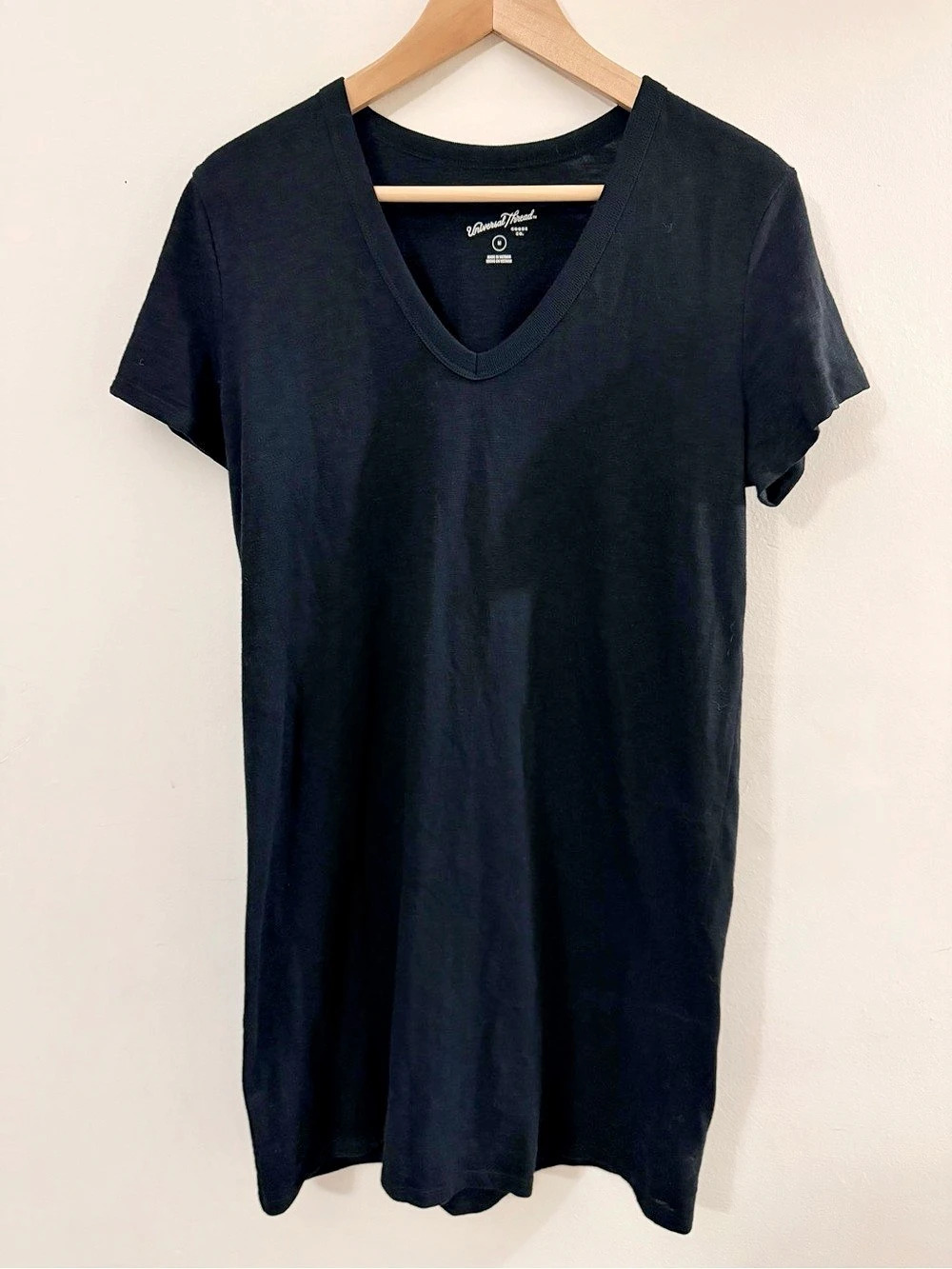 Short-Sleeve V-Neck T-Shirt Dress Black Medium